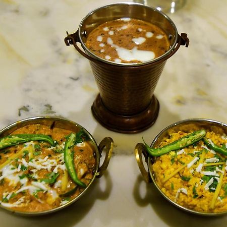 Country Inn Hotels & Resorts Vrindavan Bagian luar foto