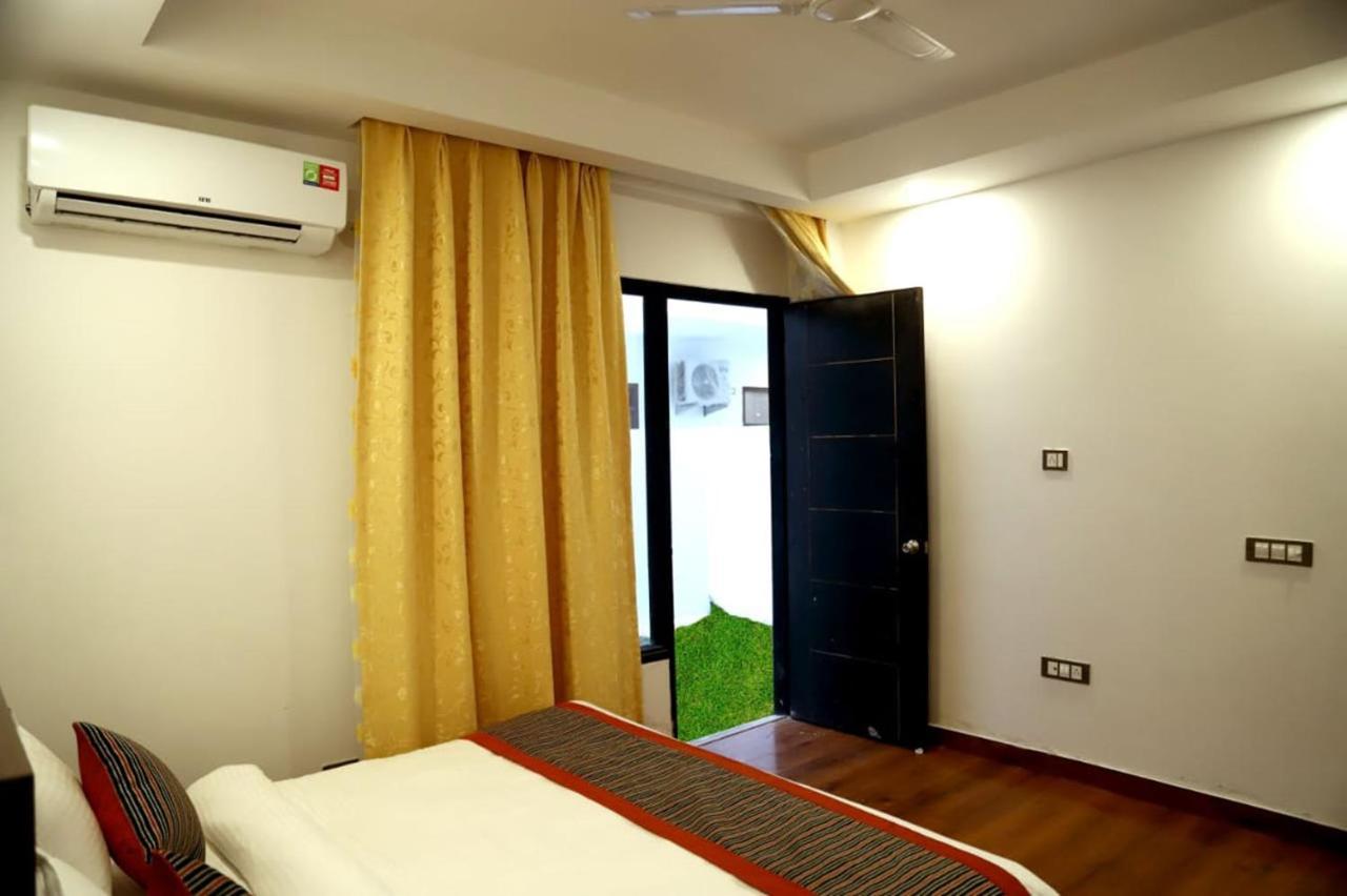 Country Inn Hotels & Resorts Vrindavan Bagian luar foto