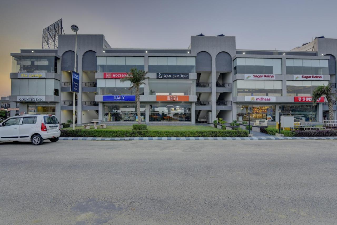 Country Inn Hotels & Resorts Vrindavan Bagian luar foto