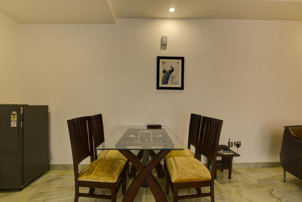 Country Inn Hotels & Resorts Vrindavan Bagian luar foto