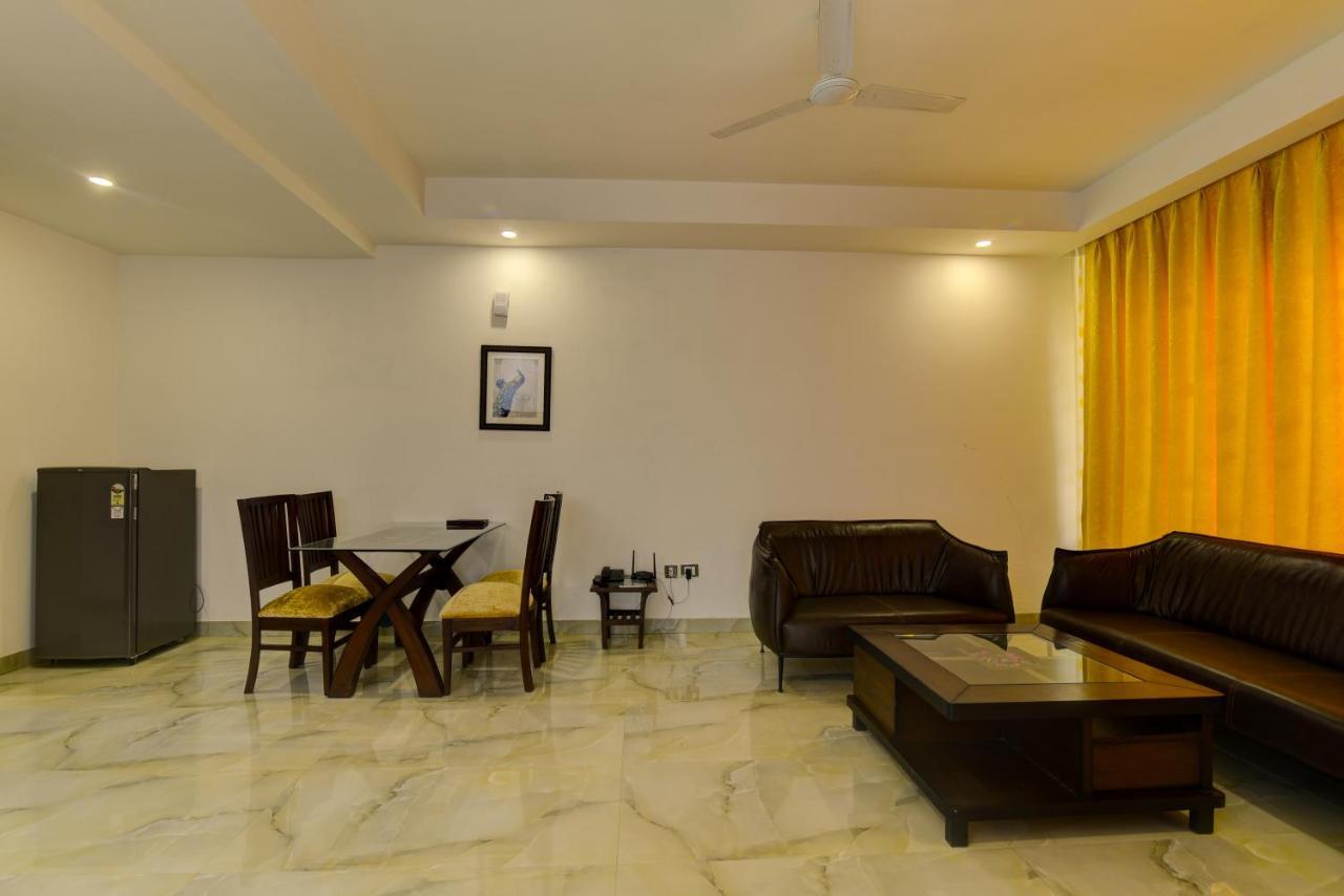 Country Inn Hotels & Resorts Vrindavan Bagian luar foto