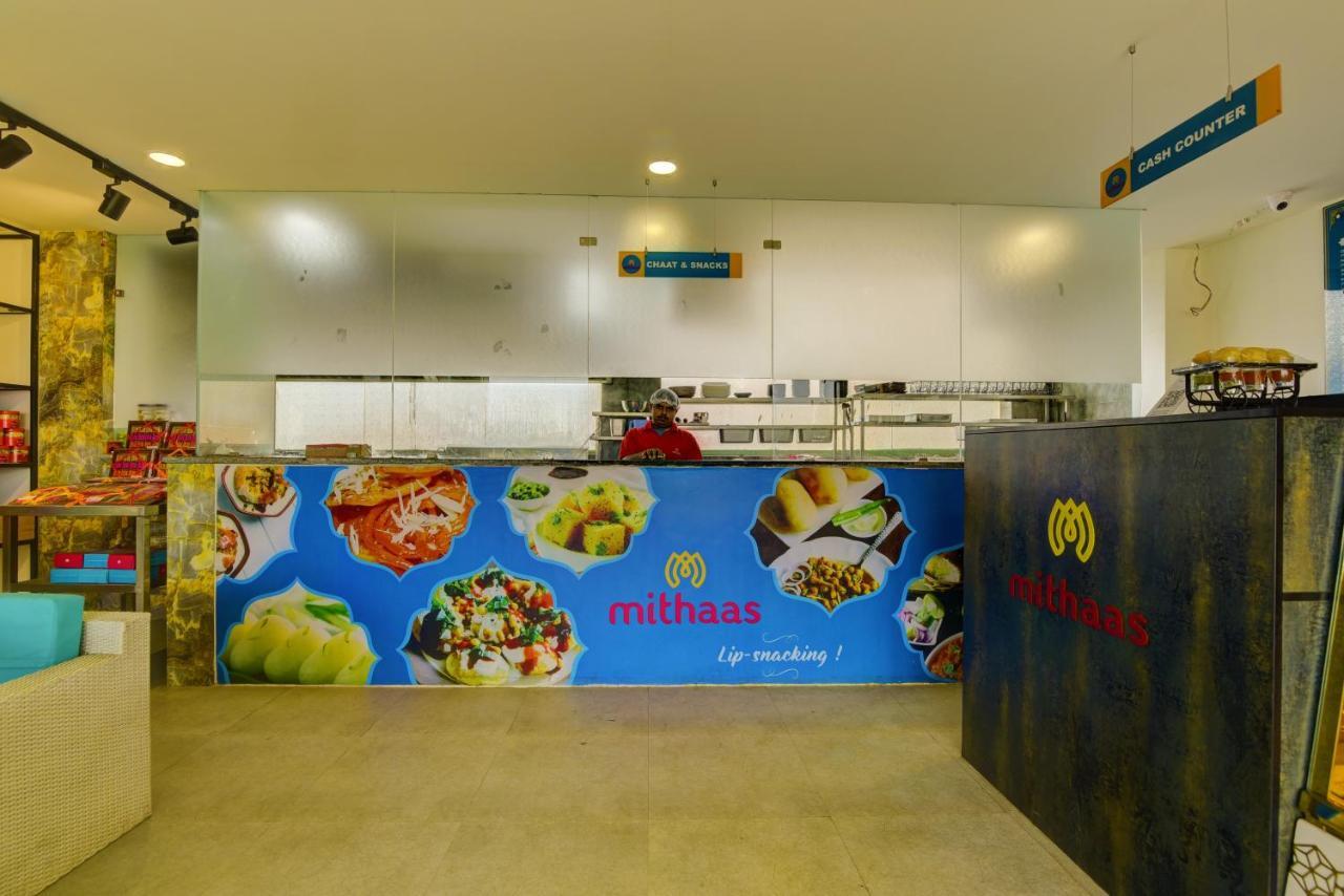 Country Inn Hotels & Resorts Vrindavan Bagian luar foto