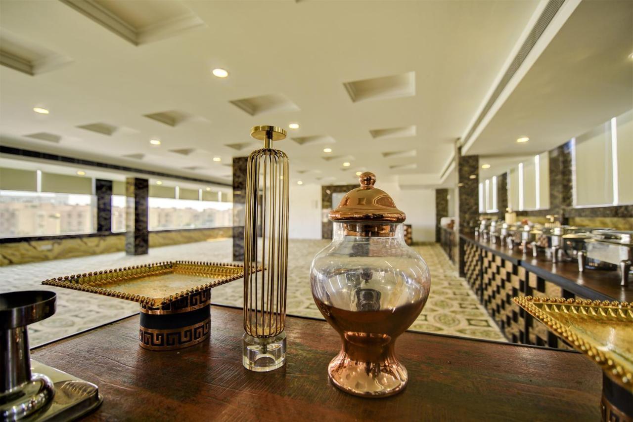 Country Inn Hotels & Resorts Vrindavan Bagian luar foto